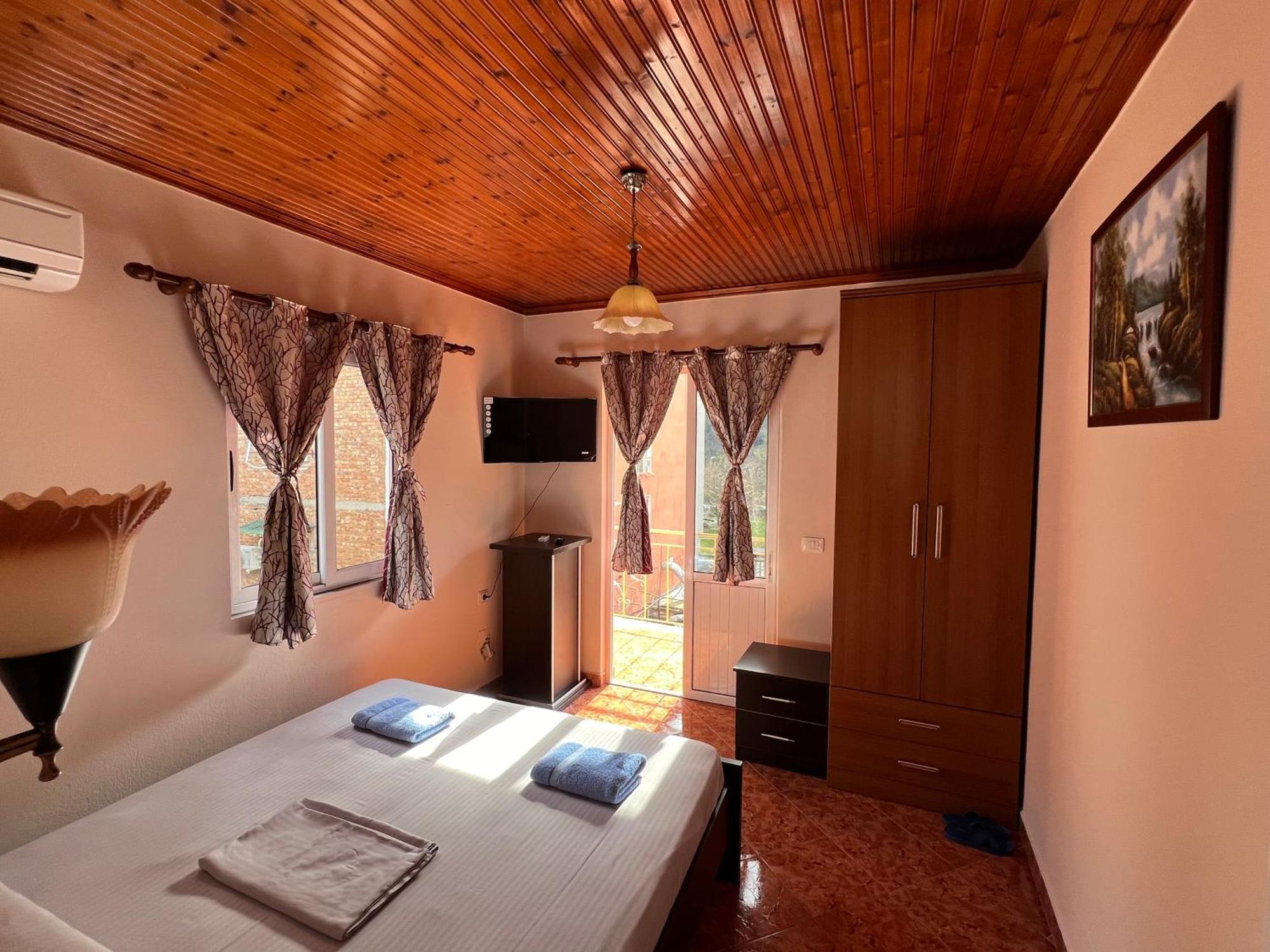 Apartment Donend Berat Exterior foto